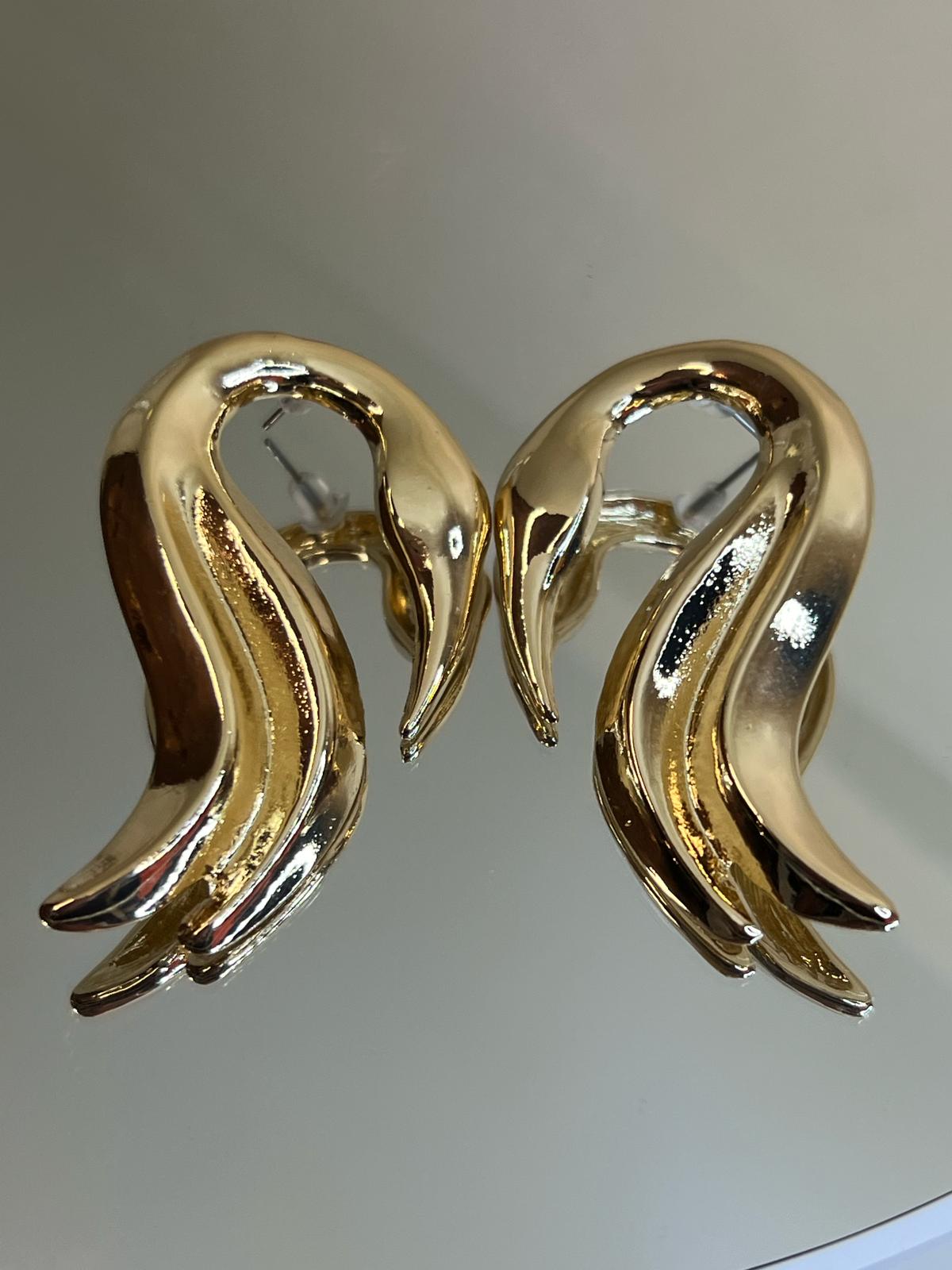 Golden Swan Plat Earring