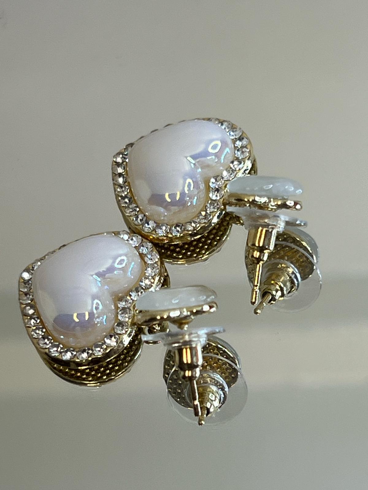 Heart Shaped Pearl Earring